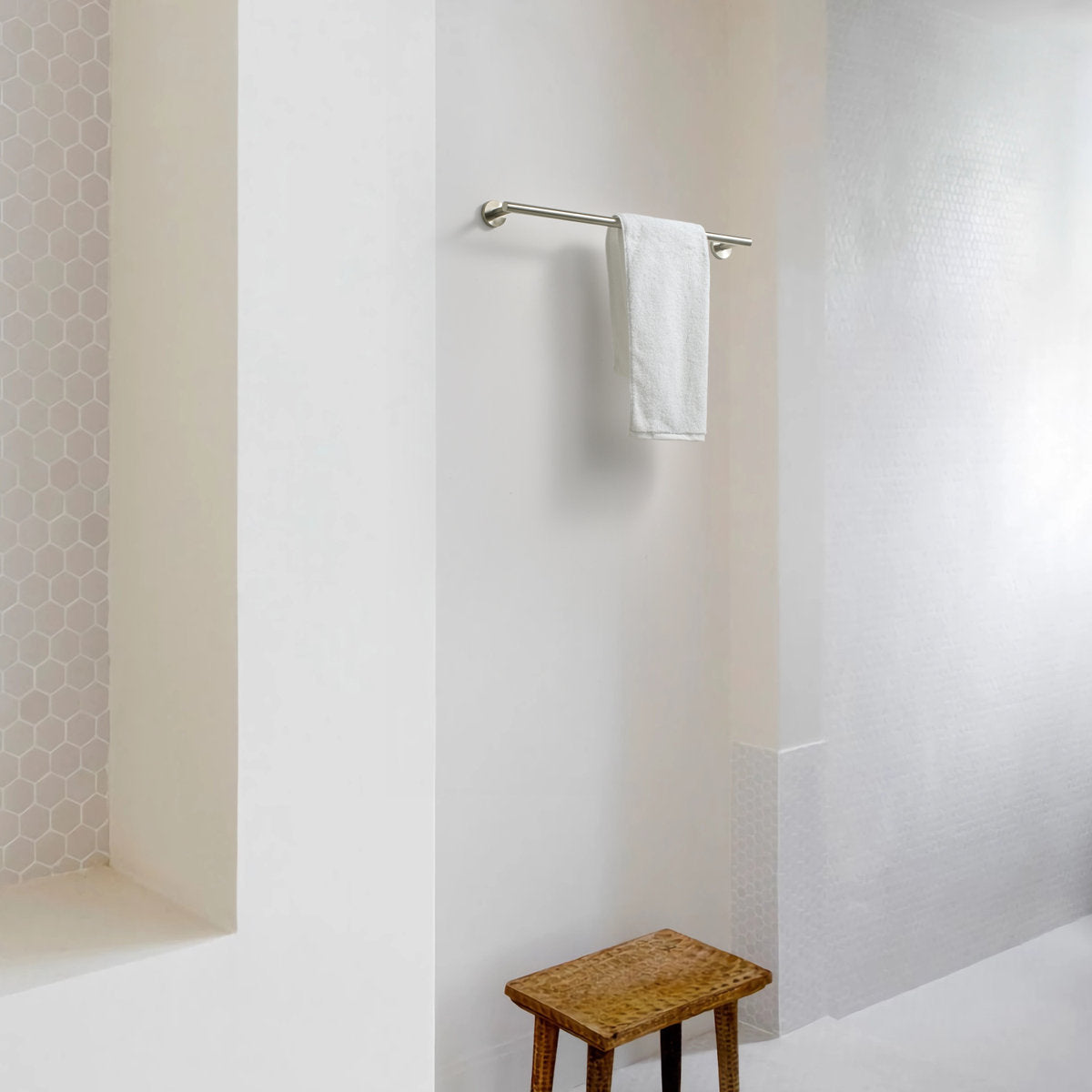 23.62in Wall Mounted Single Towel Bar H1G030B310