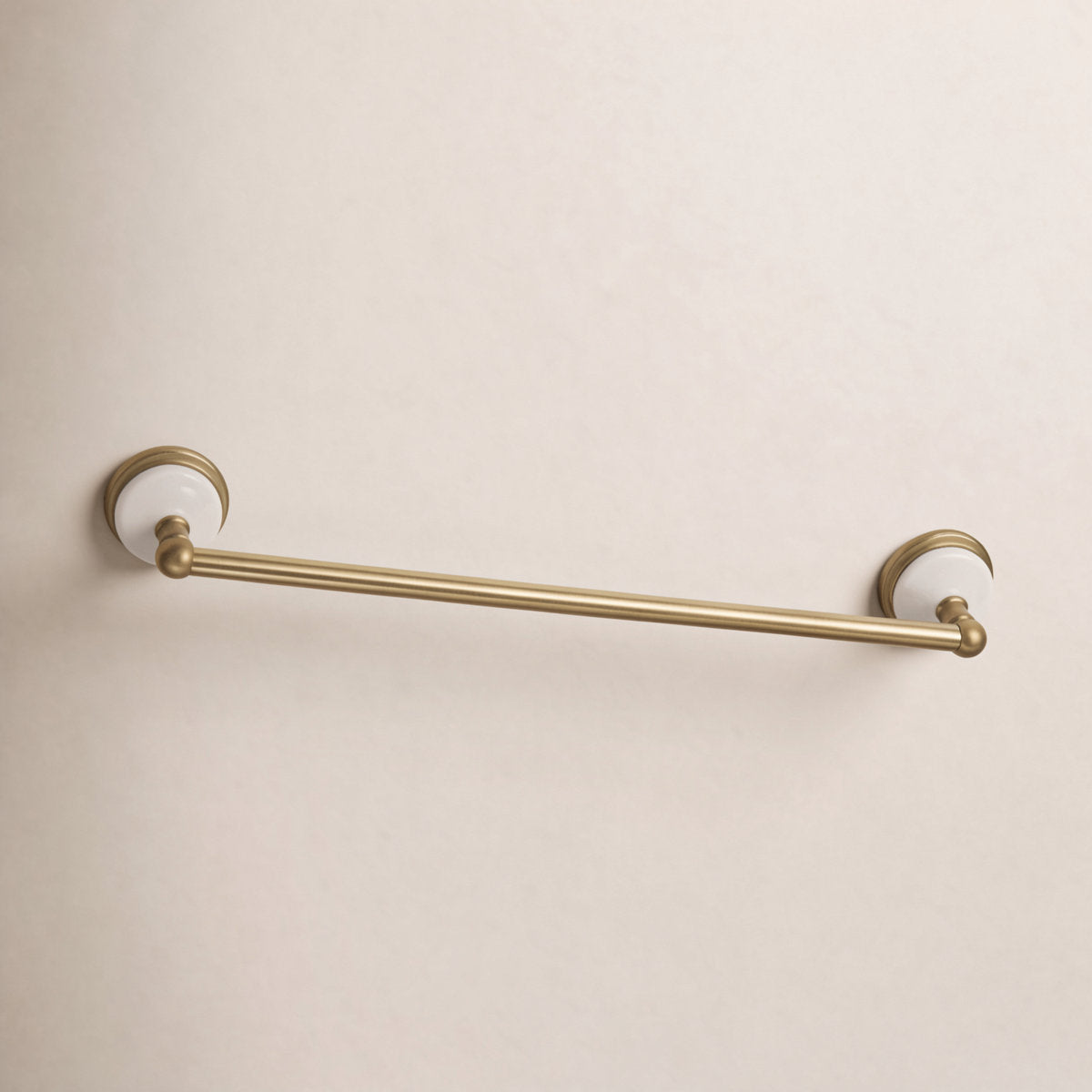 Kingston Brass Victorian 18-Inch Towel Bar BA1112BB