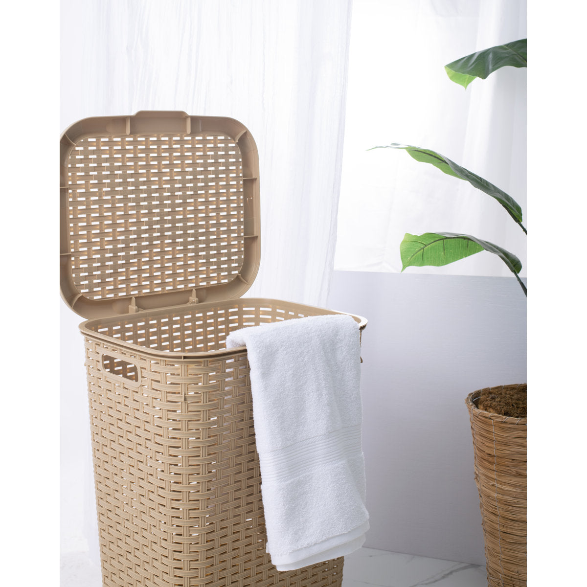 Machine Made Plastic Laundry Hamper