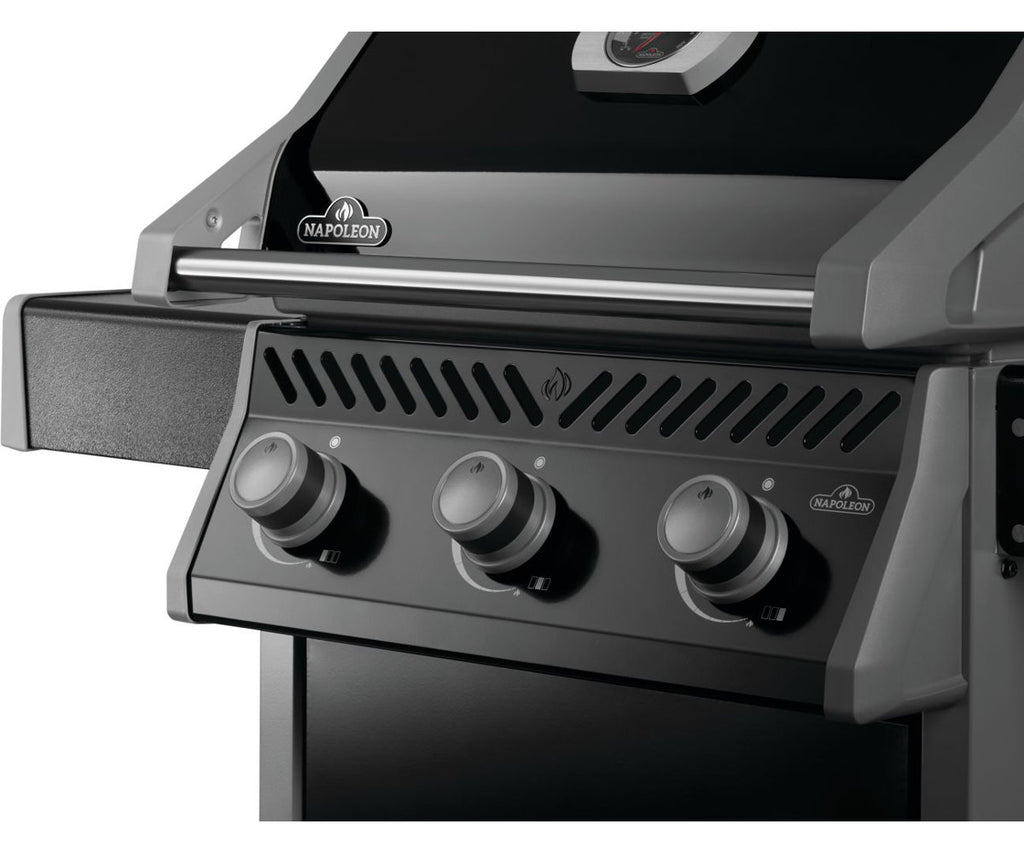 Rogue? 425 3-Burner Grill with Cast Iron Cooking Grids
