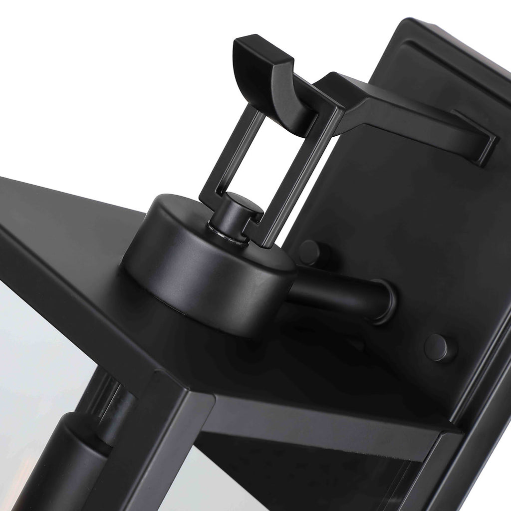 Schlesinger Black Steel Wall Light with High-transparency Glass